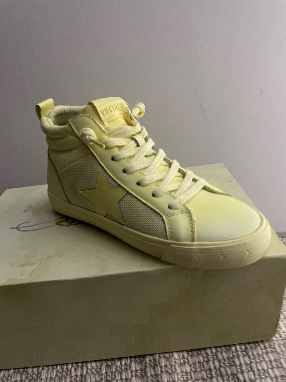 Vintage Women’s High-Top Sneakers in Pale Yellow